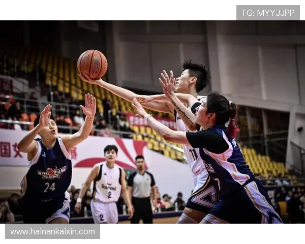 篮球赛快讯聚焦终场绝杀与逆转风云激荡全场热血对决点燃观众激情时刻 - 副本 - 副本 - 副本 (2)